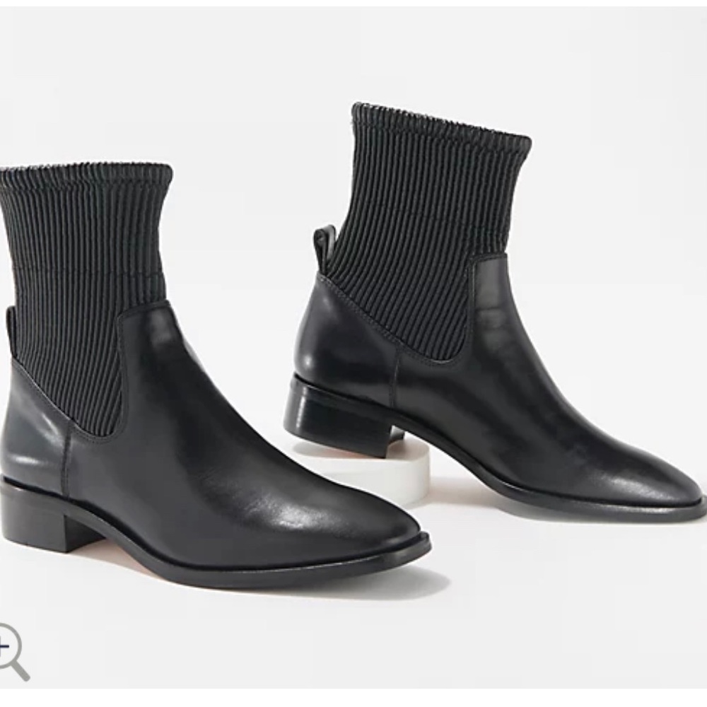 Louise et Cie Stretch Ankle Boots - Silko        Size 7 I brand new in the box